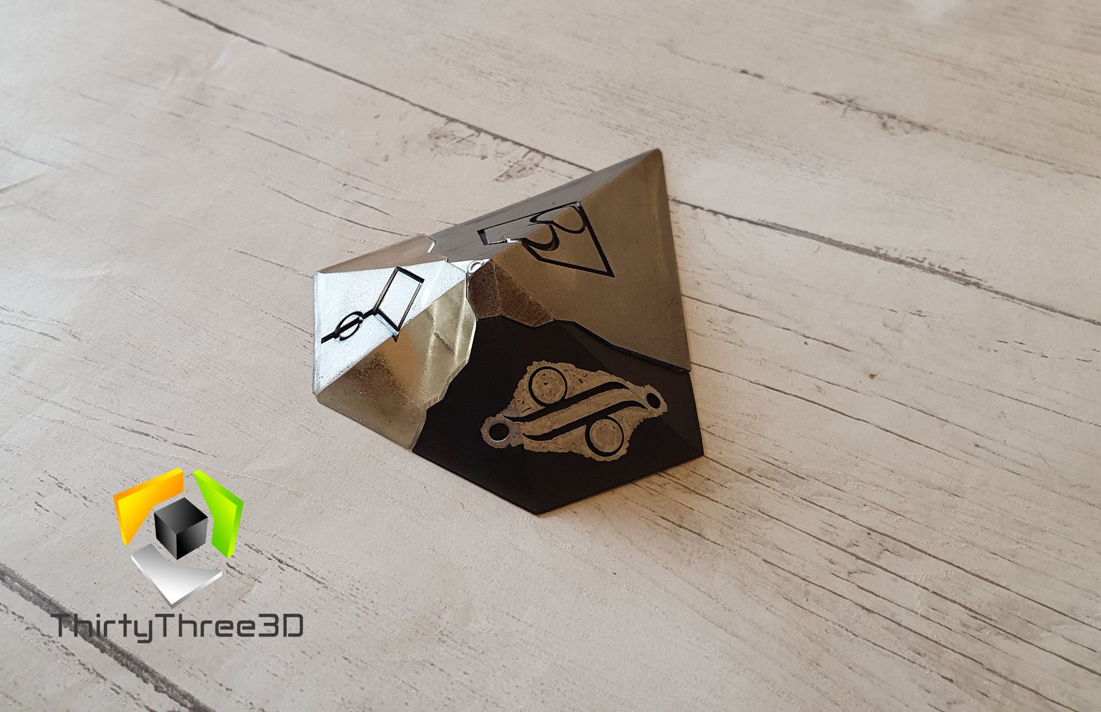 Smallville Stones of Knowledge - Kryptonian Replica - Superman Collectible Prop